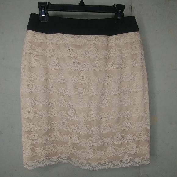 Champagne tiered-lace pencil skirt - Picture 3 of 6